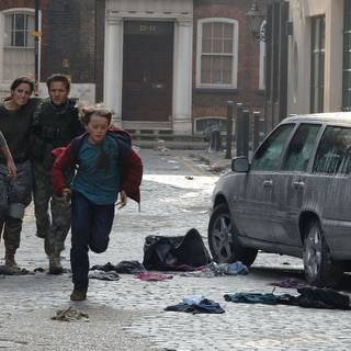 28 Weeks Later Jeremy Renner wallpaper