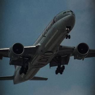 Boeing 777 4k phone wallpaper