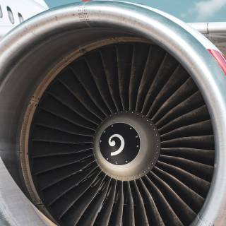 Boeing 777 4k phone wallpaper