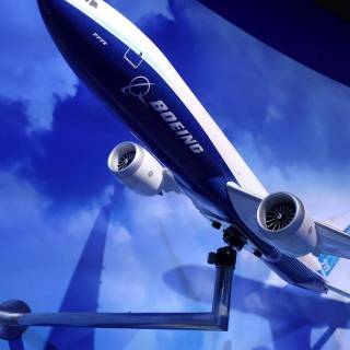 Boeing 777 4k phone wallpaper