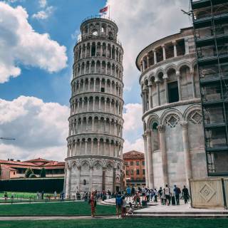 Tower of Pisa wallpaper