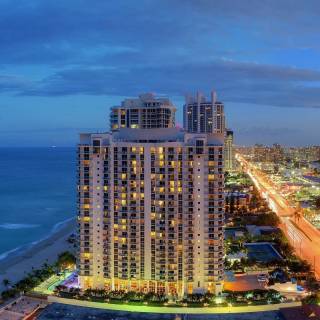 South Beach 4k wallpaper