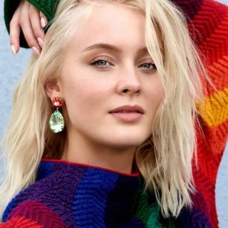 Zara Larsson iPhone wallpaper