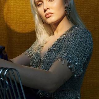 Zara Larsson iPhone wallpaper