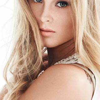 Zara Larsson iPhone wallpaper