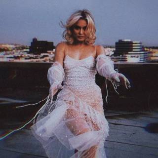 Zara Larsson iPhone wallpaper