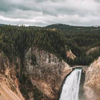 Yellowstone phone wallpaper