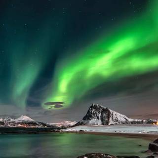 iPhone 13 HD winter wallpaper