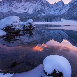 iPhone 13 HD winter wallpaper