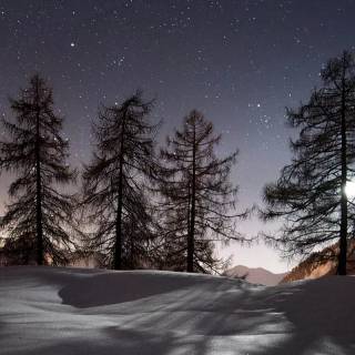 iPhone 13 HD winter wallpaper