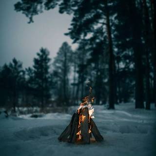 iPhone 13 HD winter wallpaper