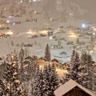 iPhone 13 HD winter wallpaper