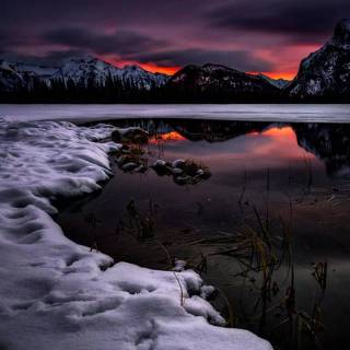 iPhone 13 HD winter wallpaper