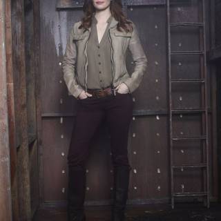 Bitsie Tulloch wallpaper