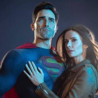 Bitsie Tulloch wallpaper