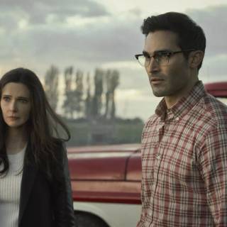 Bitsie Tulloch wallpaper