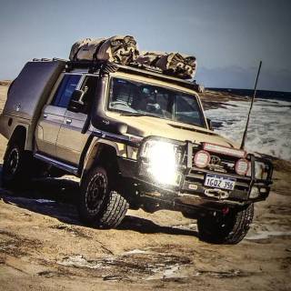 Land Cruiser 70 wallpaper