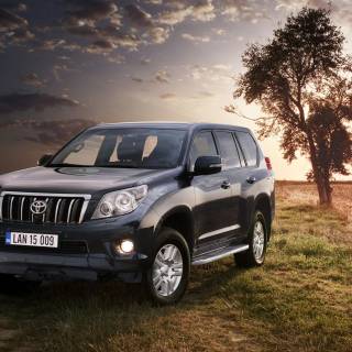 Land Cruiser 70 wallpaper
