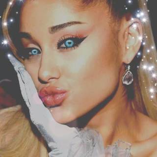 Ariana Grande wallpaper