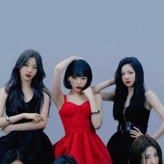 LE SSERAFIM wallpaper