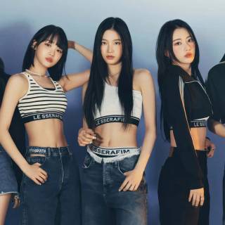 LE SSERAFIM wallpaper