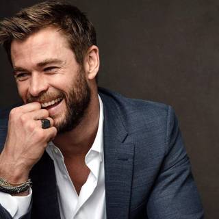 Chris Hemsworth wallpaper