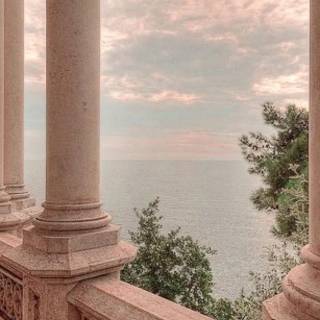 Light academia wallpaper