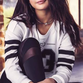 Selena Gomez wallpaper