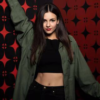 Victoria Justice 4k wallpaper