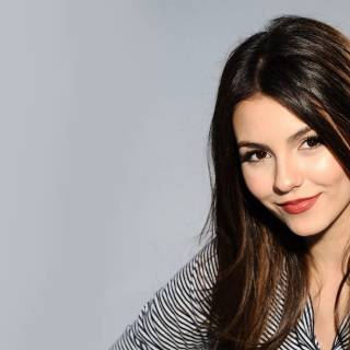 Victoria Justice 4k wallpaper