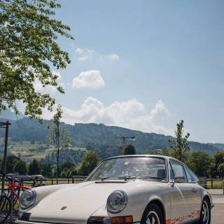 Vintage Porsche iPhone wallpaper