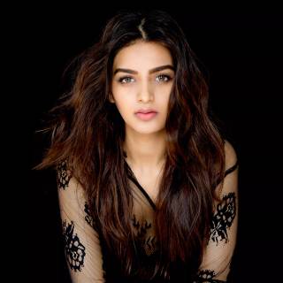 Nidhhi Agerwal 4k wallpaper