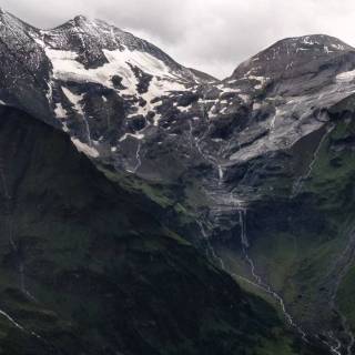 Mountains iPhone 4k wallpaper