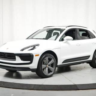 Porsche Macan 2024 wallpaper