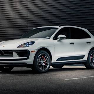 Porsche Macan 2024 wallpaper