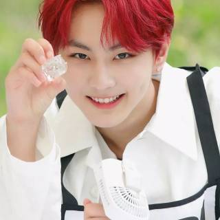 Jungwon red hair wallpaper