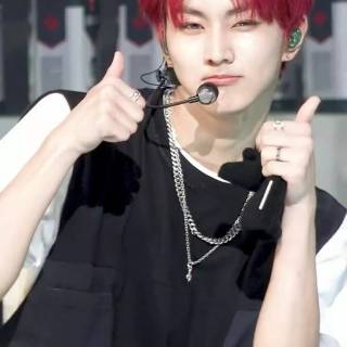 Jungwon red hair wallpaper