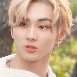 Jungwon blonde hair wallpaper