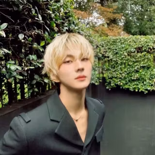 Jungwon blonde hair wallpaper