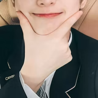 Jungwon blonde hair wallpaper