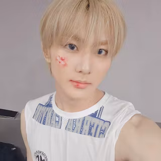 Jungwon blonde hair wallpaper