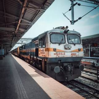 Indian train 4k wallpaper