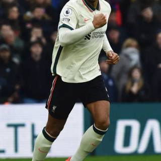 Virgil Van Dijk iPhone wallpaper