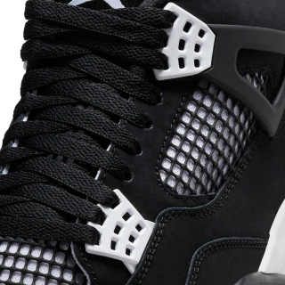 Air Jordan 4 Retro White Thunder wallpaper