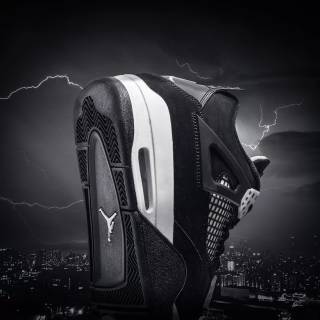 Air Jordan 4 Retro White Thunder wallpaper