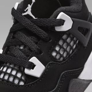 Air Jordan 4 Retro White Thunder wallpaper