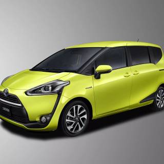 Toyota Sienta wallpaper
