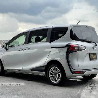 Toyota Sienta wallpaper