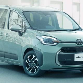 Toyota Sienta wallpaper