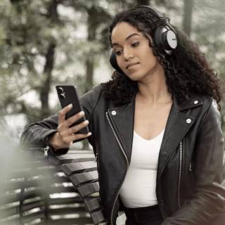 Shure Aonic wallpaper